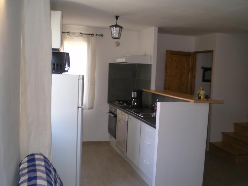 Les Cigales D'Estoublon Appartement Kamer foto